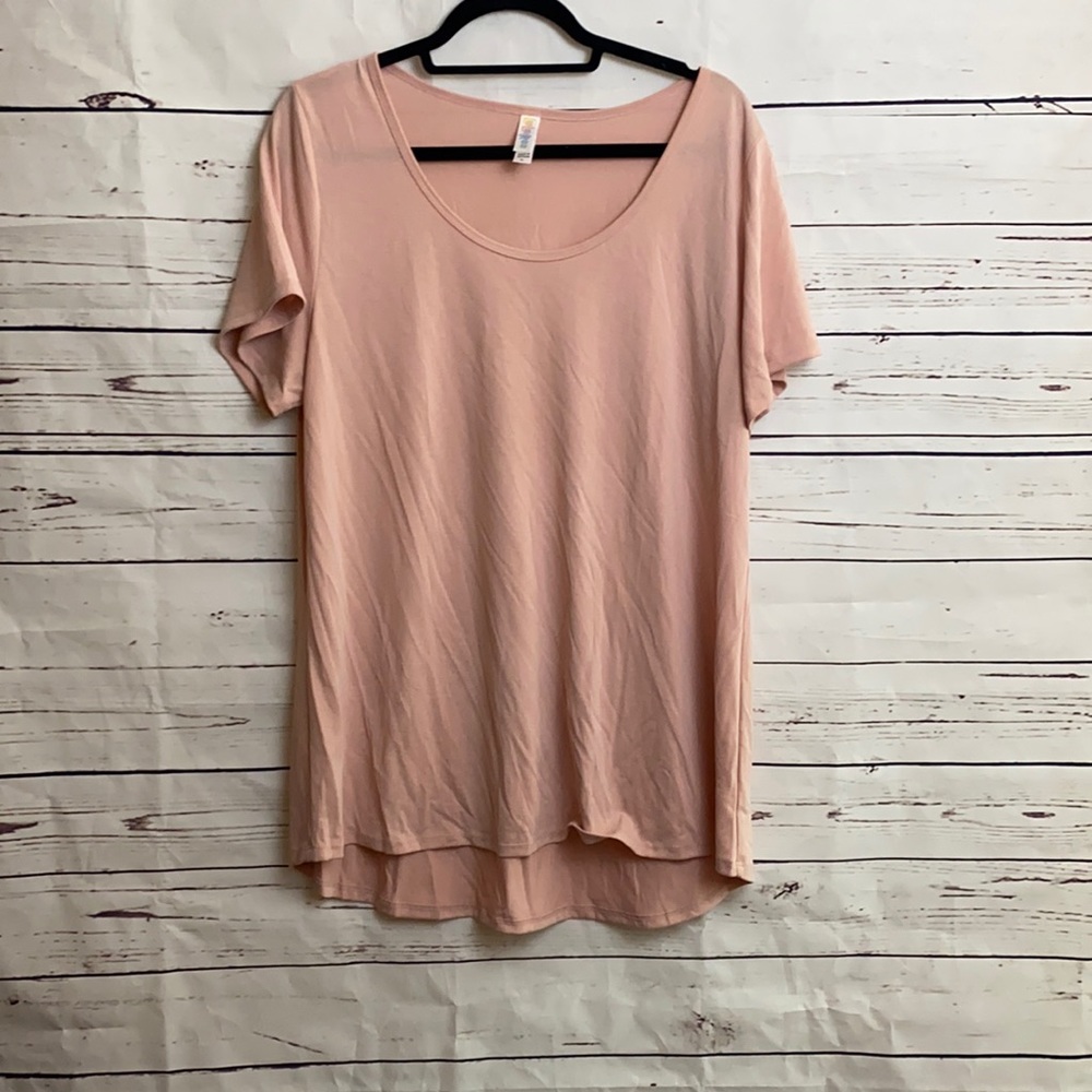 Blushing classic tee